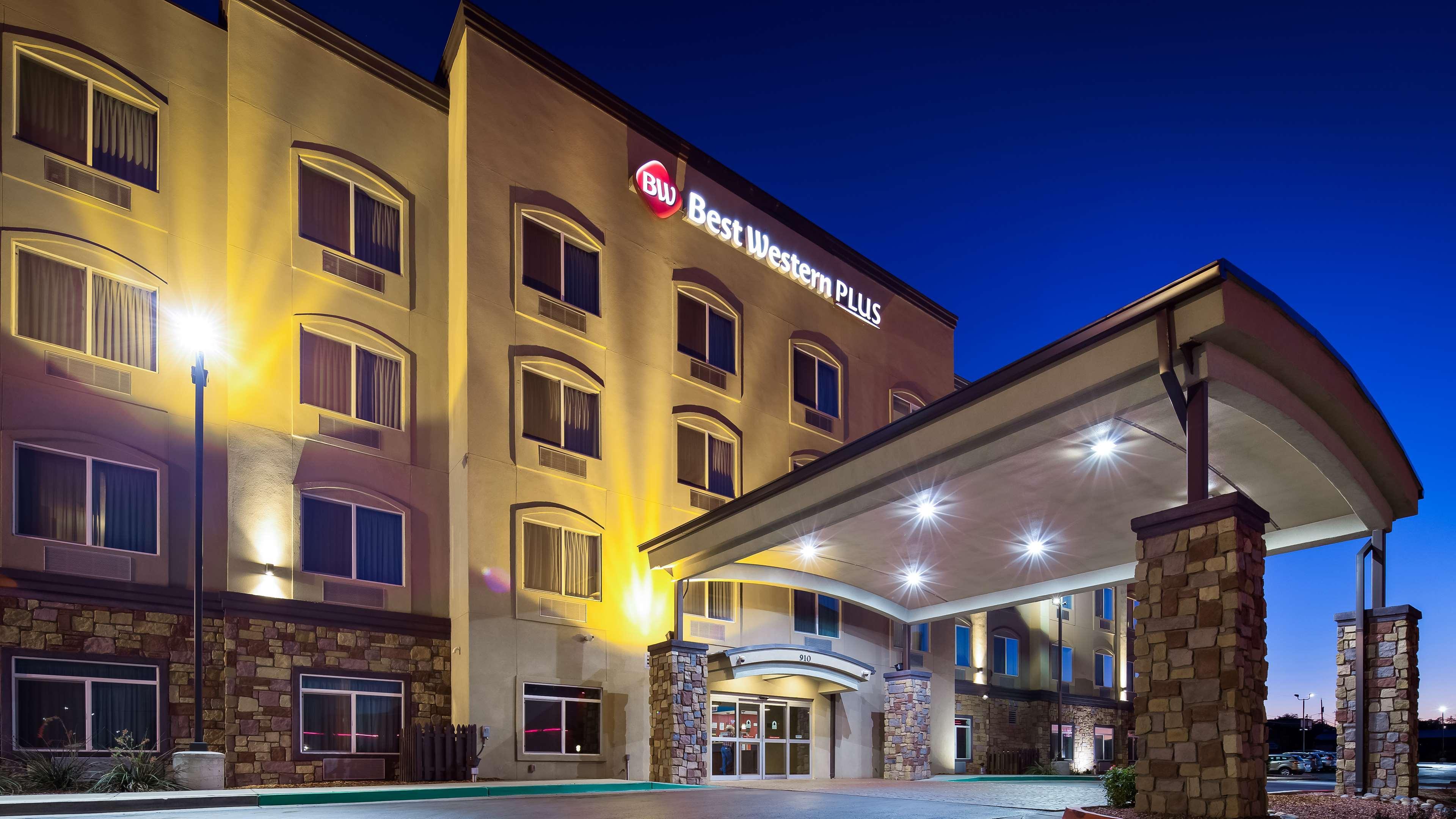 Best Western Plus Gallup Inn & Suites Bagian luar foto
