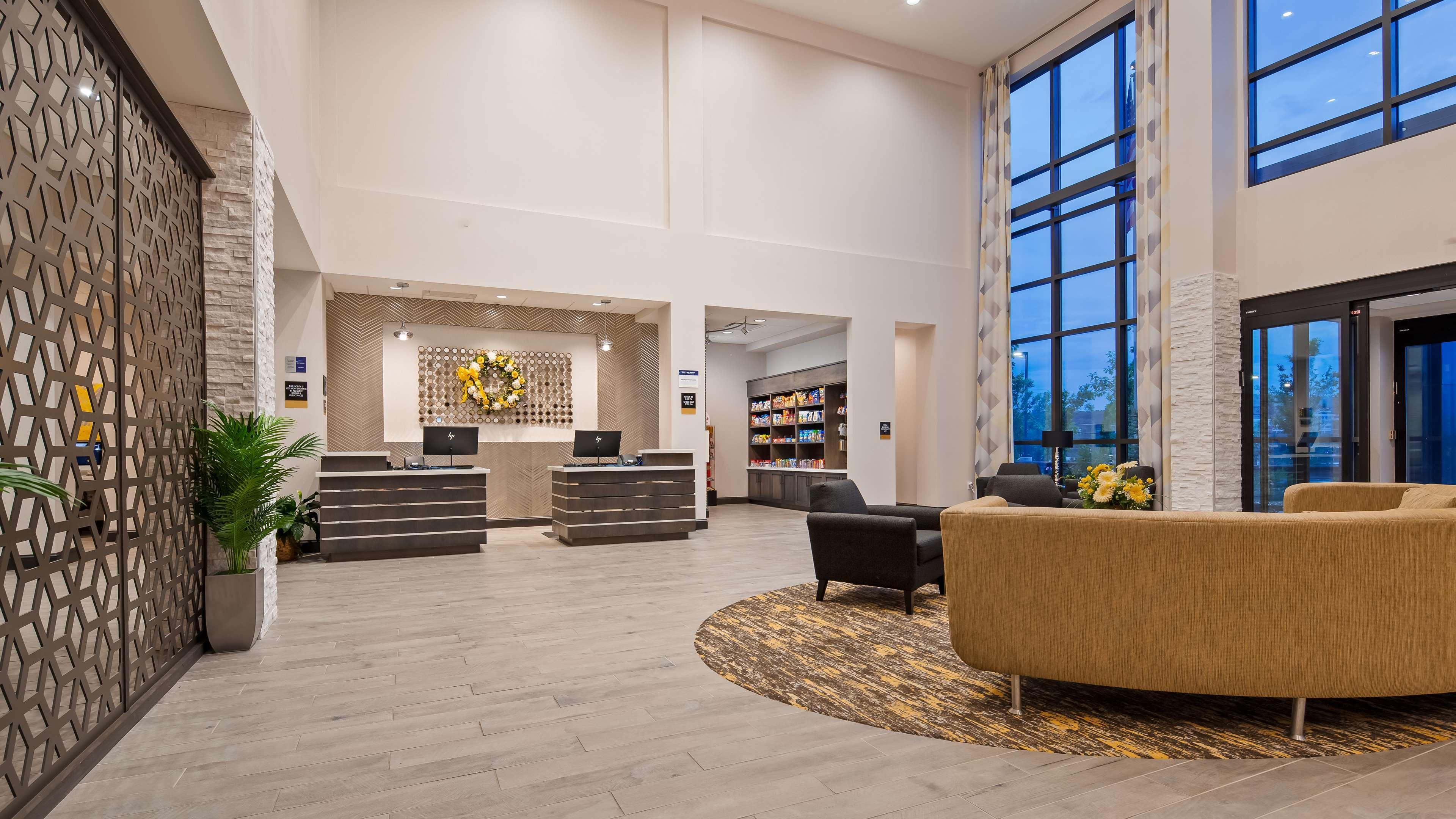 Best Western Plus Gallup Inn & Suites Bagian luar foto